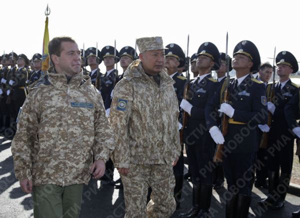 President Medvedev at CSTO military exercise - Sputnik International