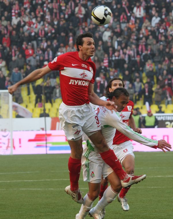 Spartak Moscow beats Lokomotiv Moscow 3-0 in 25th round of 2009 Russian Football Championship - Sputnik International
