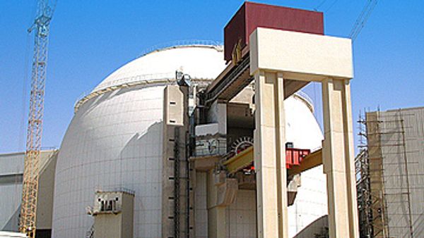 Iran says Russia honors NPP construction contract - Sputnik International