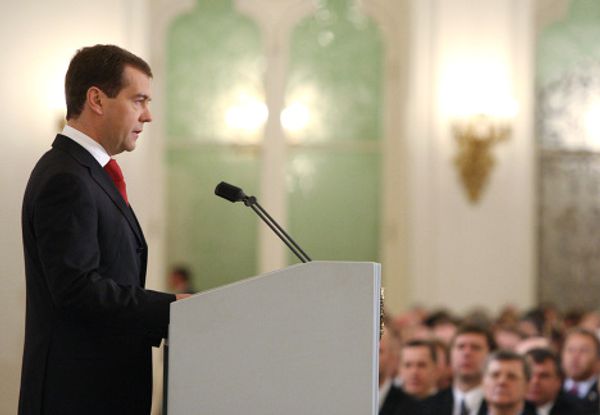 President Dmitry Medvedev delivering his annual state of the nation address to the Federal Assembly in St. George's Hall of the Kremlin on November 12, 2009. - Sputnik International
