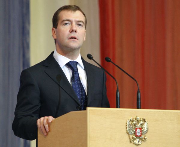 Medvedev says Russia must rise higher on civilization ladder - Sputnik International