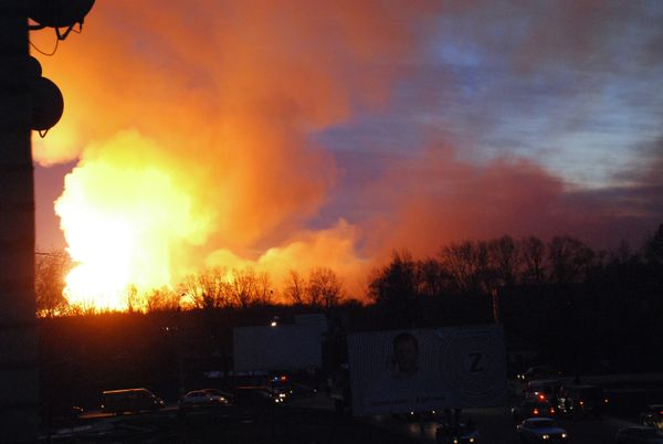 Artillery depot fire in east Russia leaves 1 dead, 35 missing  - Sputnik International