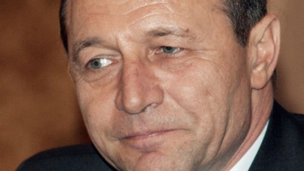 Romanian incumbent President Traian Basescu, supported by the Democrat Liberal Party, is running for a second five-year term.  - Sputnik International