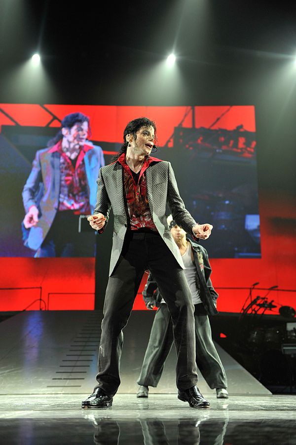  Michael Jackson's white glove sells for $350,000 in New York  - Sputnik International
