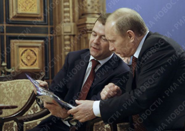President Medvedev and Prime Minister Putin visit St. Petersburg President Medvedev and Prime Minister Putin visit St. Petersburg - Sputnik International