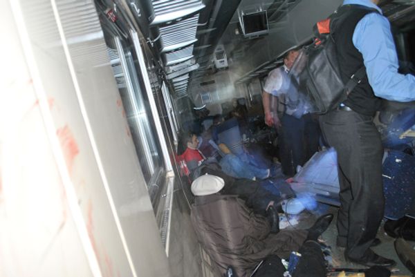 A few minutes after Nevsky Express train derailment - Sputnik International