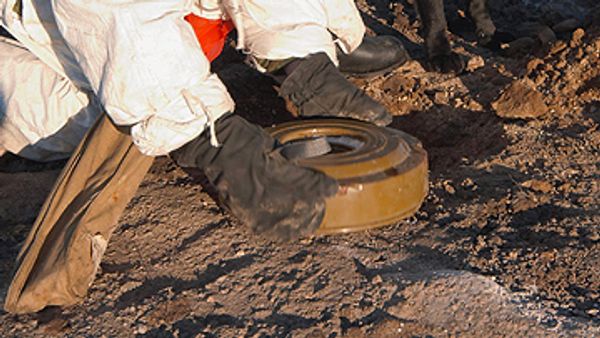Thousands of explosives disarmed every year by Russian army sappers - Sputnik International