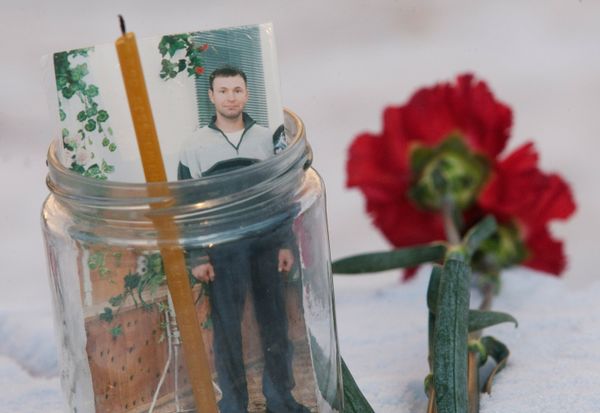 Flowers and candles: in memoriam for Perm fire victims - Sputnik International