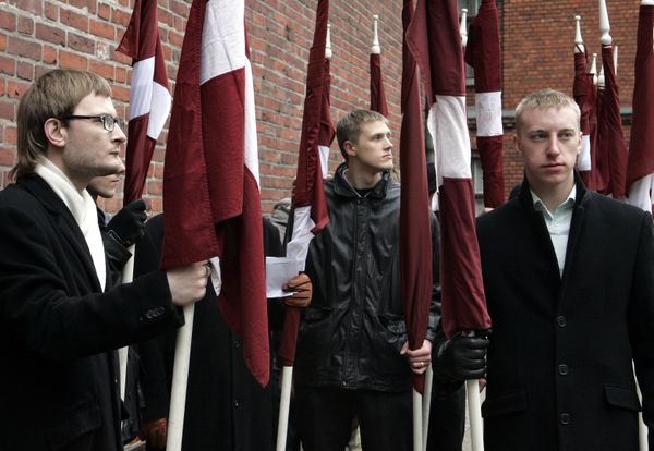 Waffen-SS march supporters - Sputnik International