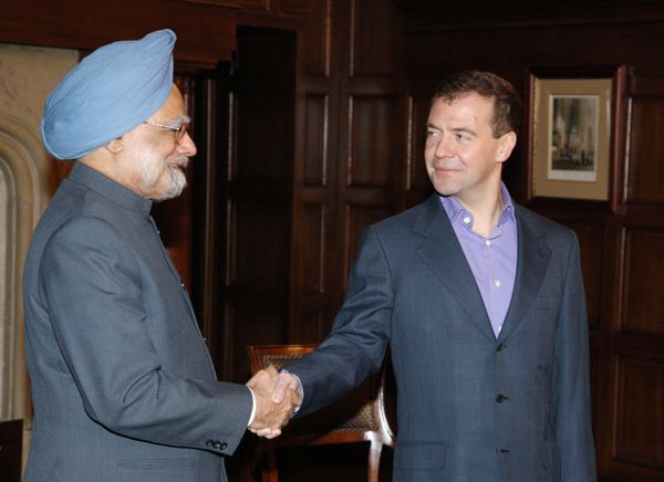 Russian President Dmitry Medvedev meets with Indian Prime Minister Manmohan Singh Russian President Dmitry Medvedev meets with Indian Prime Minister Manmohan Singh - Sputnik International