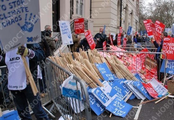 Thousands join the Green march in London - Sputnik International