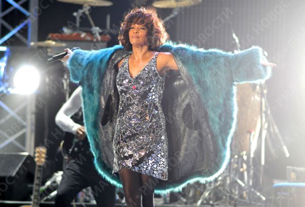 Diva Whitney Houston performs in Moscow Diva Whitney Houston performs in Moscow - Sputnik International
