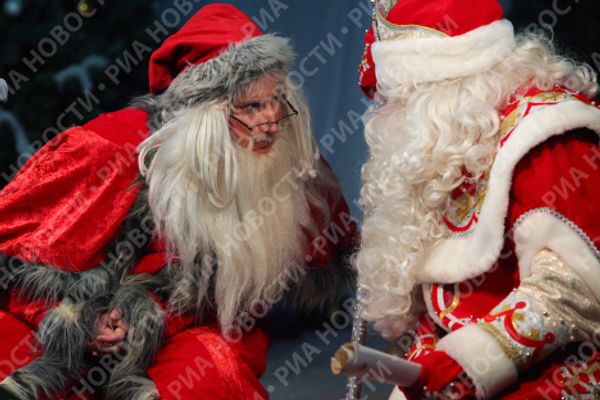 Two Santas Two Santas - Sputnik International