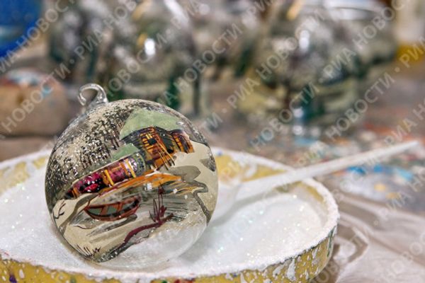 Christmas decorations with “Obama balls” a piece of artwork  - Sputnik International