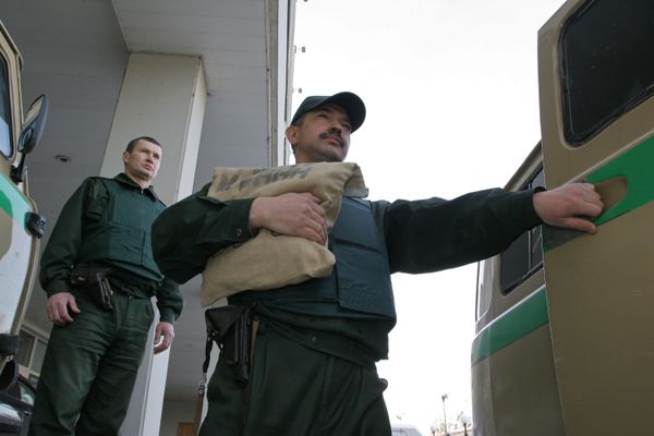 cash couriers - Sputnik International