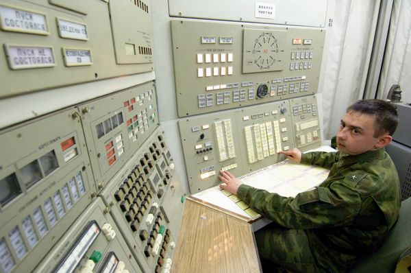Russian Military to Deploy Security Bots at Missile Bases - Sputnik International