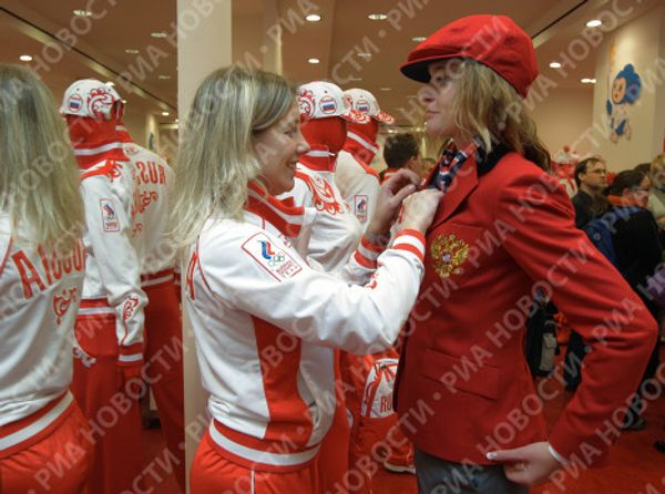 Russian star athletes receive Olympic outfits Russian star athletes receive Olympic outfits - Sputnik International