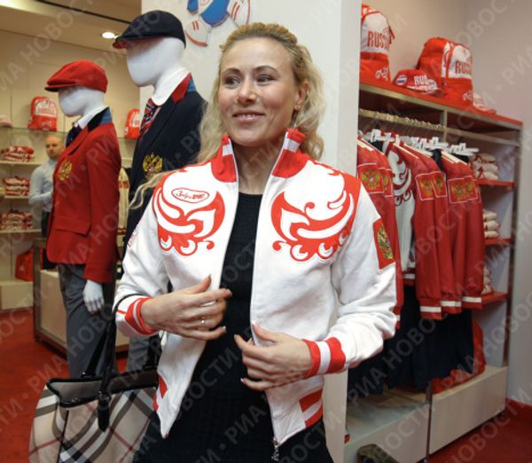 Russian star athletes receive Olympic outfits Russian star athletes receive Olympic outfits - Sputnik International