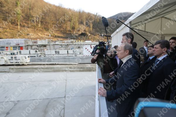 Vladimir Putin inspects Sochi Olympic facilities - Sputnik International