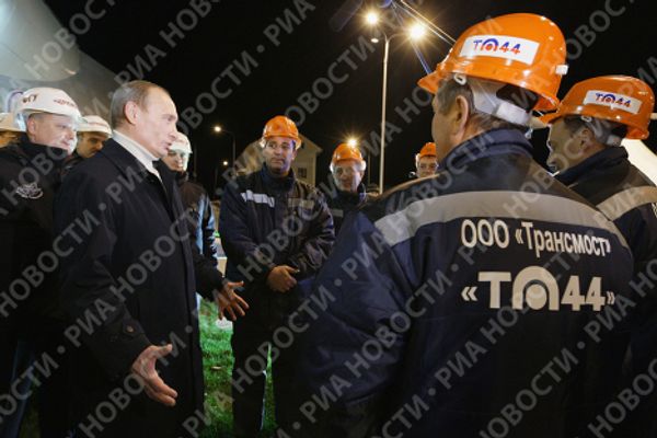 Vladimir Putin inspects Sochi Olympic facilities - Sputnik International