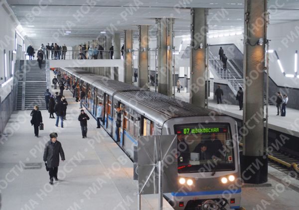 Moscow’s new metro stations and their first passengers - Sputnik International