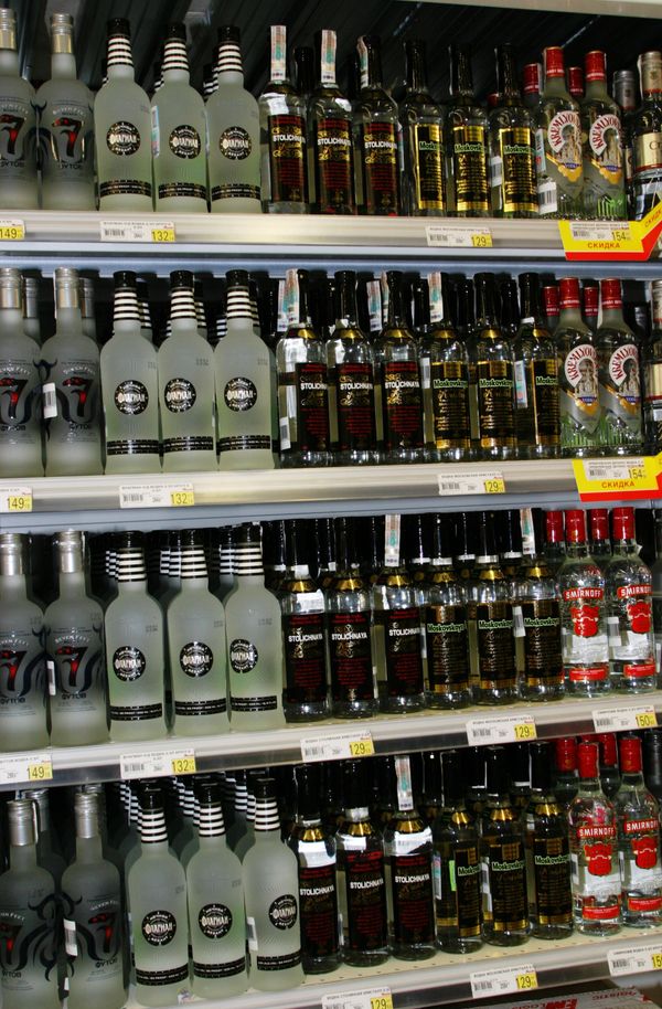 Russia fixes minimum vodka price - Sputnik International