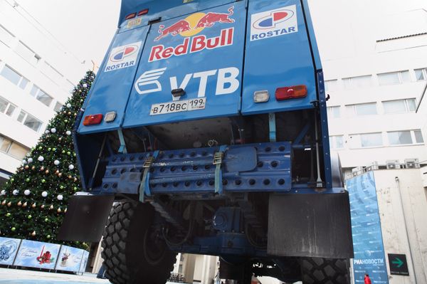 Kabirov, the reigning Dakar champion, cleared the 483 kilometers (300 miles) stretch in 5 hours 48 minutes and 50 seconds to take his first stage victory this year - Sputnik International