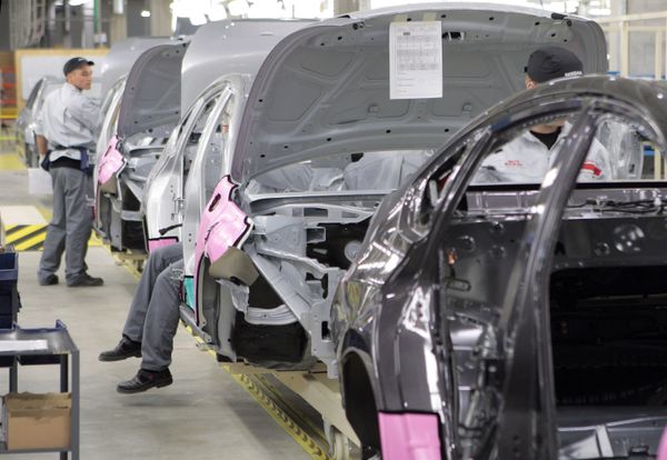 Assembly line at Nissan car plant near St. Petersburg Assembly line at Nissan car plant near St. Petersburg - Sputnik International