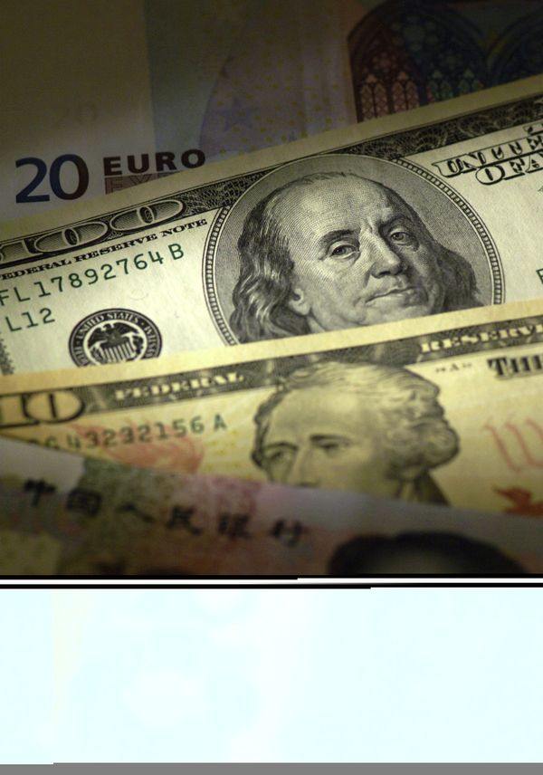  Dollar down 76 kopeks, euro down 79 kopeks - Sputnik International