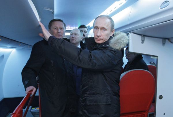 Vladimir Putin visits aircraft construction plant Vladimir Putin visits aircraft construction plant - Sputnik International