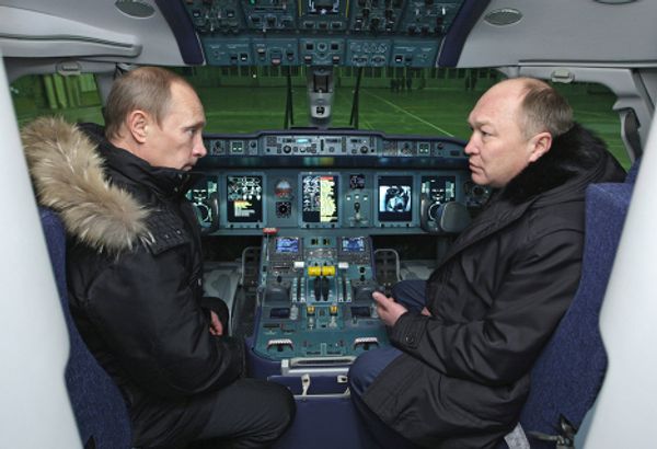 Vladimir Putin visits aircraft construction plant Vladimir Putin visits aircraft construction plant - Sputnik International