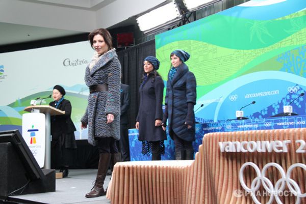 Costumes for young women in Olympic medal ceremonies  - Sputnik International