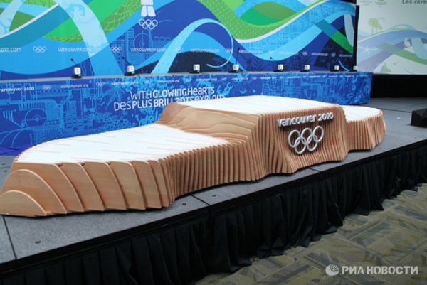 Costumes for young women in Olympic medal ceremonies  - Sputnik International