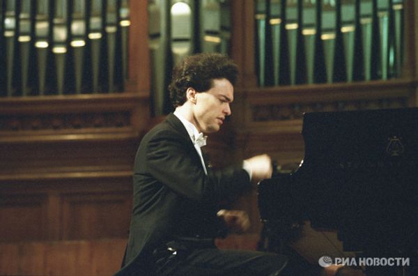 Pianist Evgeny Kissin - Sputnik International