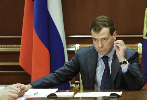 Medvedev calls for clean up of Russian oil sector - Sputnik International