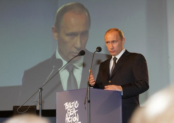 Putin proposes increased supplies of gas to Lithuania on good terms - Sputnik International