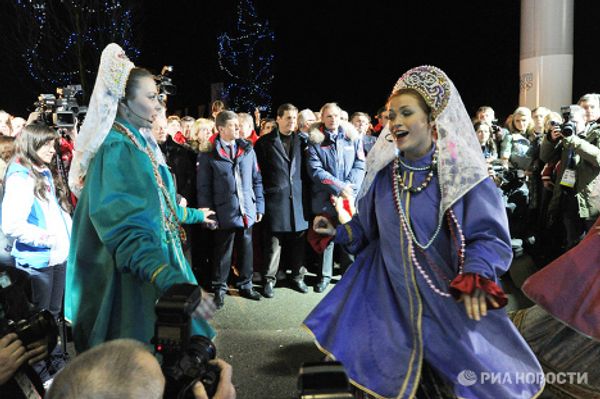 Lots of guests and dancing: Russia House opens in Vancouver Lots of guests and dancing: Russia House opens in Vancouver - Sputnik International