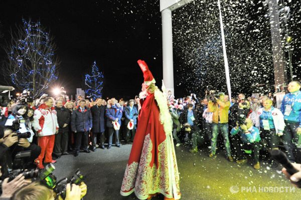 Lots of guests and dancing: Russia House opens in Vancouver Lots of guests and dancing: Russia House opens in Vancouver - Sputnik International