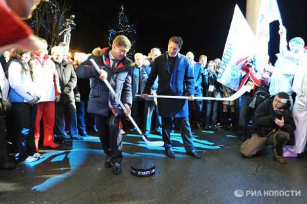 Lots of guests and dancing: Russia House opens in Vancouver Lots of guests and dancing: Russia House opens in Vancouver - Sputnik International