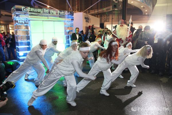 Lots of guests and dancing: Russia House opens in Vancouver Lots of guests and dancing: Russia House opens in Vancouver - Sputnik International