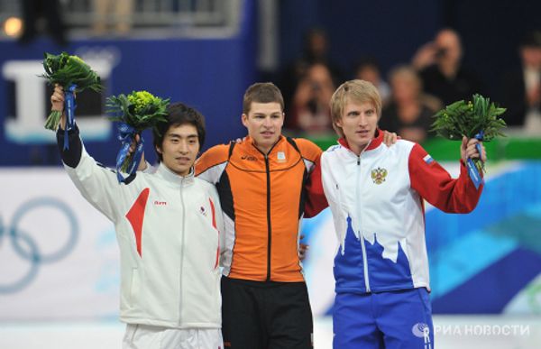 Seung-Hoon Lee, Sven Kramer and Ivan Skobrev - Sputnik International