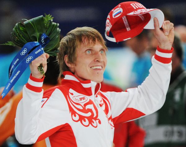 Russia's Ivan Skobrev took the Olympic silver in men's 10,000 meters speed skating event. - Sputnik International