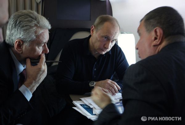 Vladimir Putin tours the Sayano-Shushenskaya hydroelectric power plant Vladimir Putin tours the Sayano-Shushenskaya hydroelectric power plant - Sputnik International