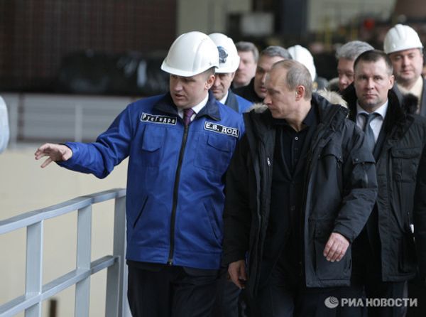 Vladimir Putin tours the Sayano-Shushenskaya hydroelectric power plant Vladimir Putin tours the Sayano-Shushenskaya hydroelectric power plant - Sputnik International