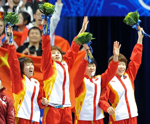 Linlin Sun, Meng Wang, Hui Zhang and Yang Zhou finished the distance at the Pacific Coliseum in 4 minutes 06.610 seconds setting a new World Record. Linlin Sun, Meng Wang, Hui Zhang and Yang Zhou finished the distance at the Pacific Coliseum in 4 minutes 06.610 seconds setting a new World Record. - Sputnik International