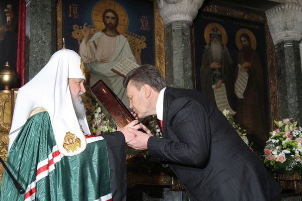 Patriarch Kirill and Metropolitan Vladimir performing liturgy in honor of Ukrainian President Viktor Yanukovych - Sputnik International