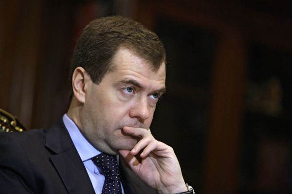 Medvedev submits economic crime bail bill to Russian parliament - Sputnik International