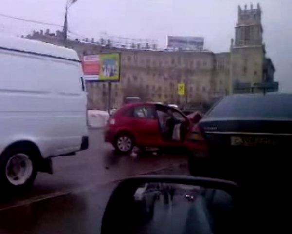 Barkov's Mercedes swerved into the oncoming lane in an attempt to overtake traffic but then collided head-on with the doctors' vehicle. Barkov's Mercedes swerved into the oncoming lane in an attempt to overtake traffic but then collided head-on with the doctors' vehicle. - Sputnik International