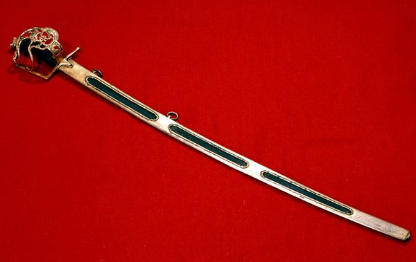 Polish nightclub guard whacks off client's hand with saber  - Sputnik International
