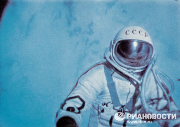 Alexei Leonov – the first person to walk in space - Sputnik International